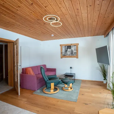 Schickster Sky Лойташ