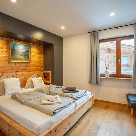 Schickster Sky Апартаменты Лойташ